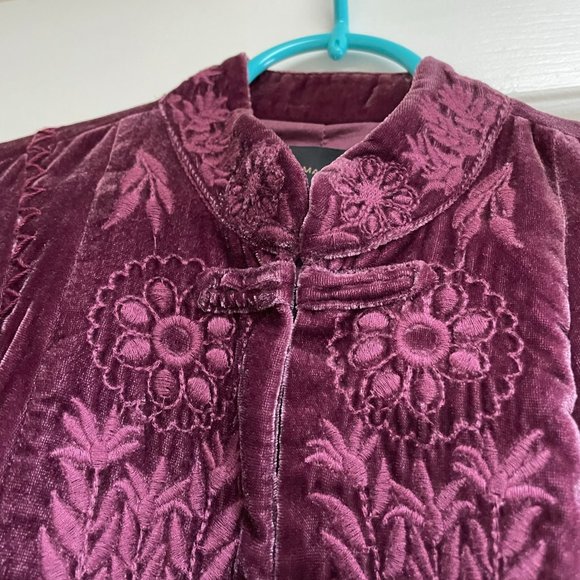 STUNNING Velvet Jacket Skirt, Intricate Embroidery- Max Azria (POCKETS!) - Picture 2 of 16